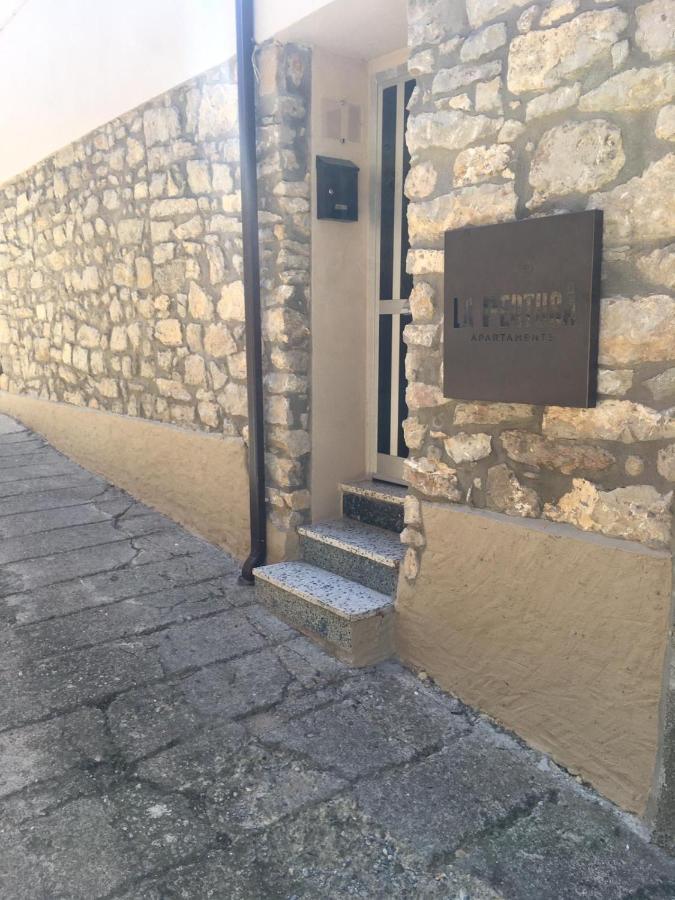 Apartaments La Pertusa 2O Corca  Kültér fotó